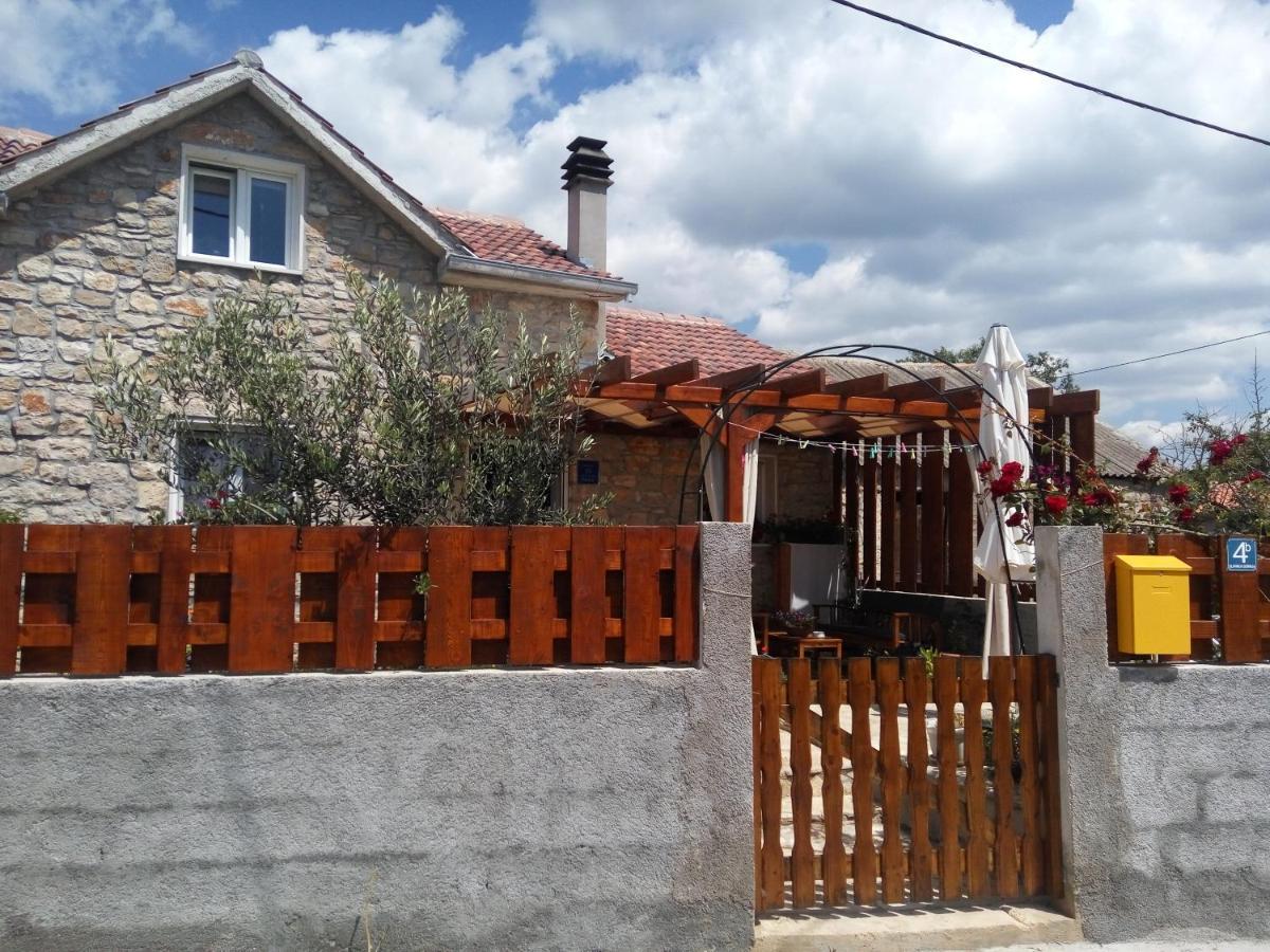 Villa Kuca Za Odmor Delfina à Slivnica Extérieur photo