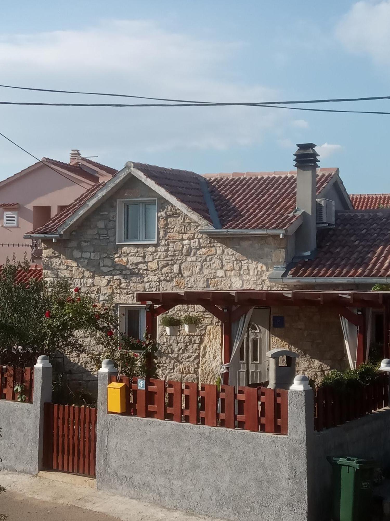 Villa Kuca Za Odmor Delfina à Slivnica Extérieur photo