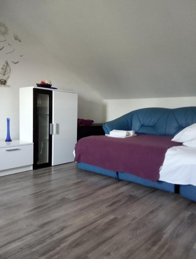 Villa Kuca Za Odmor Delfina à Slivnica Extérieur photo